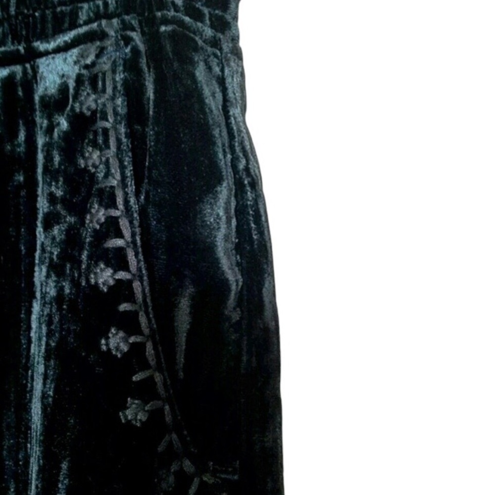 Like new! Anthropologie Hei Hei Velvet Dark Navy Culottes w Detail- Size M - Picture 4 of 4